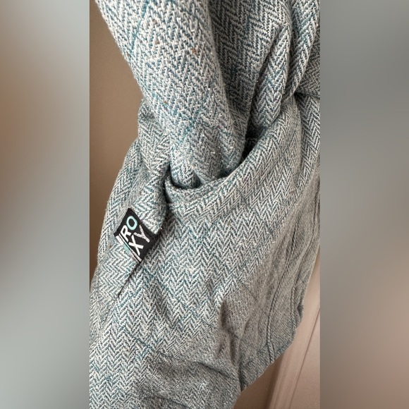 Beautifully Textured Roxy Winter Coat - Picture 10 of 14